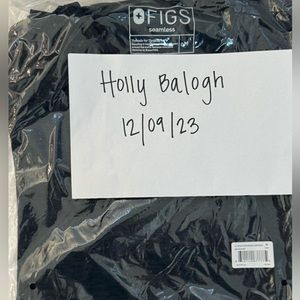 New FIGS salta heathered navy under scrub